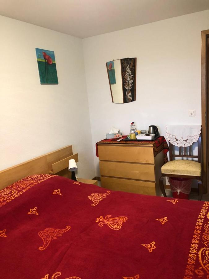 Mona'S Sleep & Go Bed & Breakfast Buren  Dış mekan fotoğraf