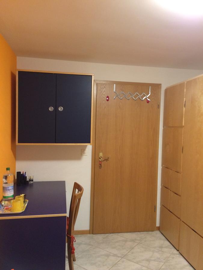 Mona'S Sleep & Go Bed & Breakfast Buren  Dış mekan fotoğraf