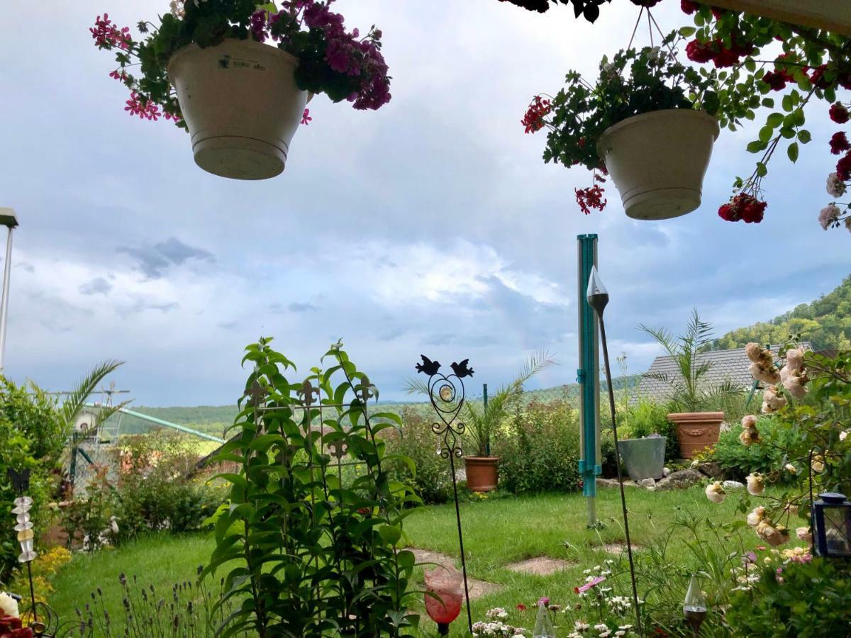 Mona'S Sleep & Go Bed & Breakfast Buren  Dış mekan fotoğraf